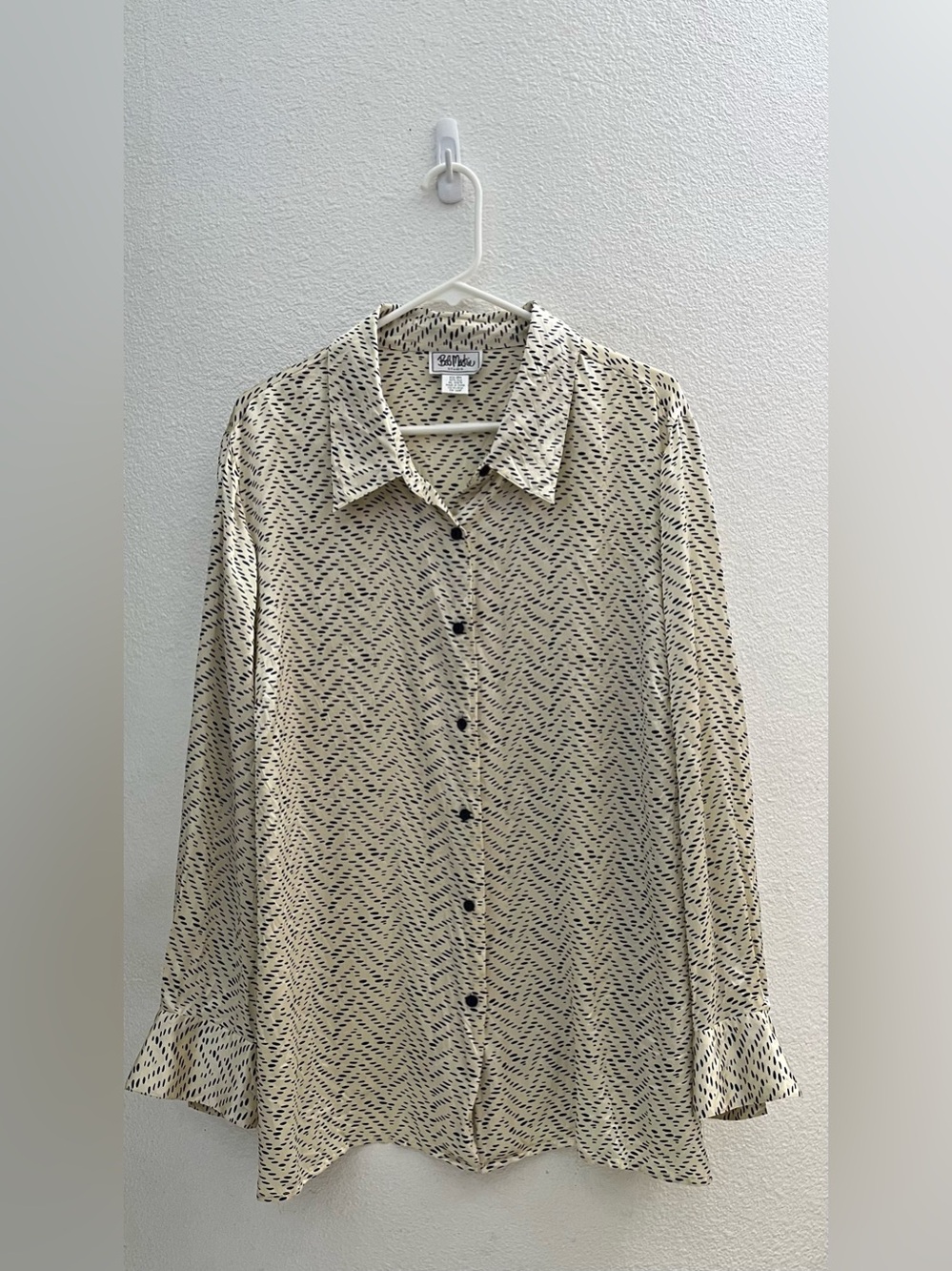VTG Bob Mackie Studio 100% Silk Blouse  Size: 26 Wide